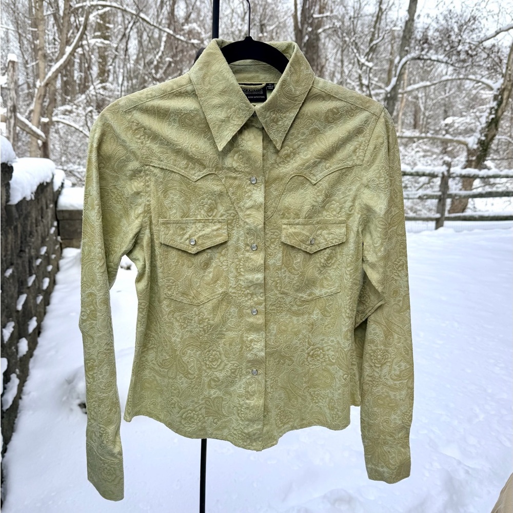 Paisley Embossed Western Snap Front Fitted Top
